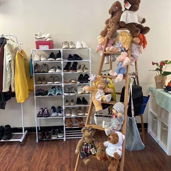 Like This and Share This listing to follow our live Selling! Thanks! - Picture 5 of 7